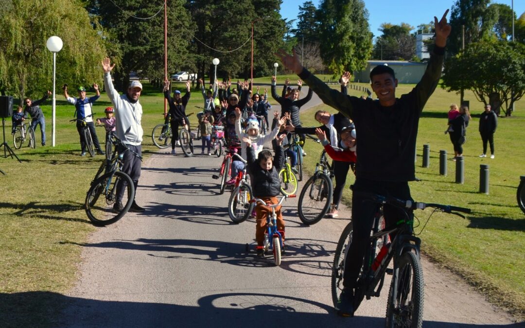 BICICLETEADA FAMILIAR EN EL PARQUE DE PIGÜÉ