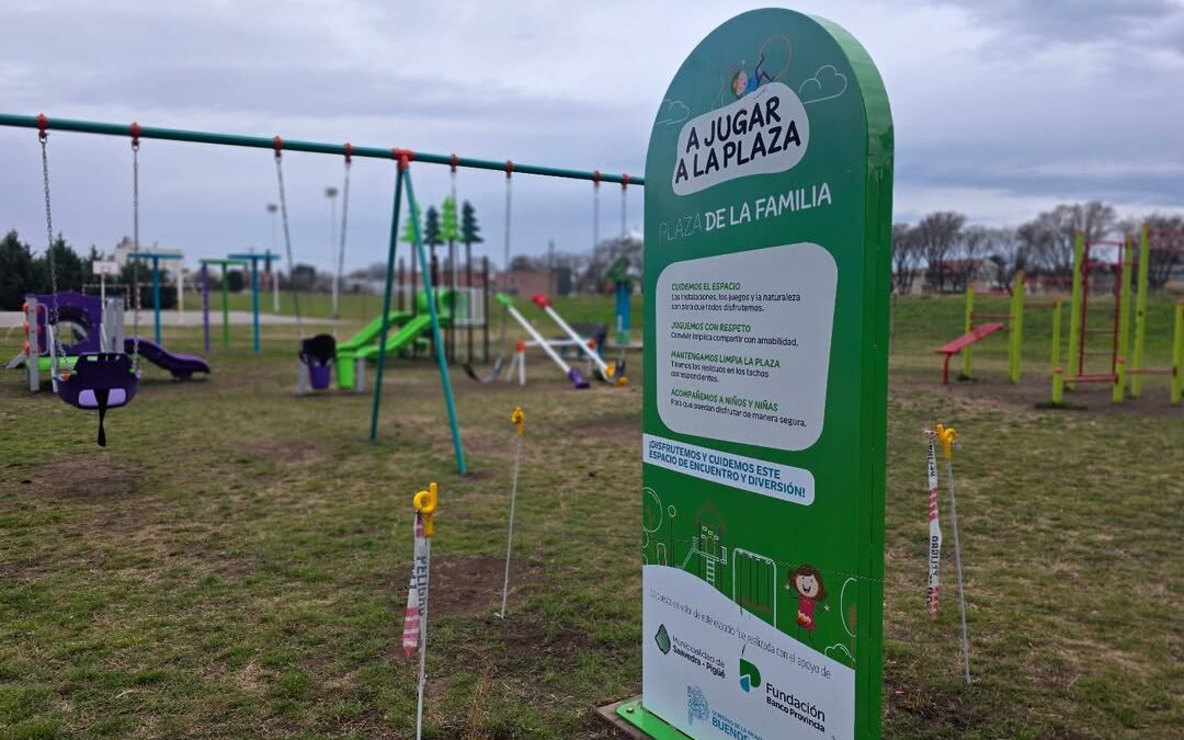 Nebot anunció la renovación de plazas en todo el distrito